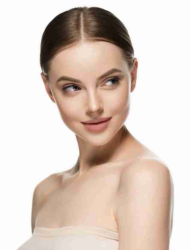 beautful woman with glowing skin from neurotoxin injections